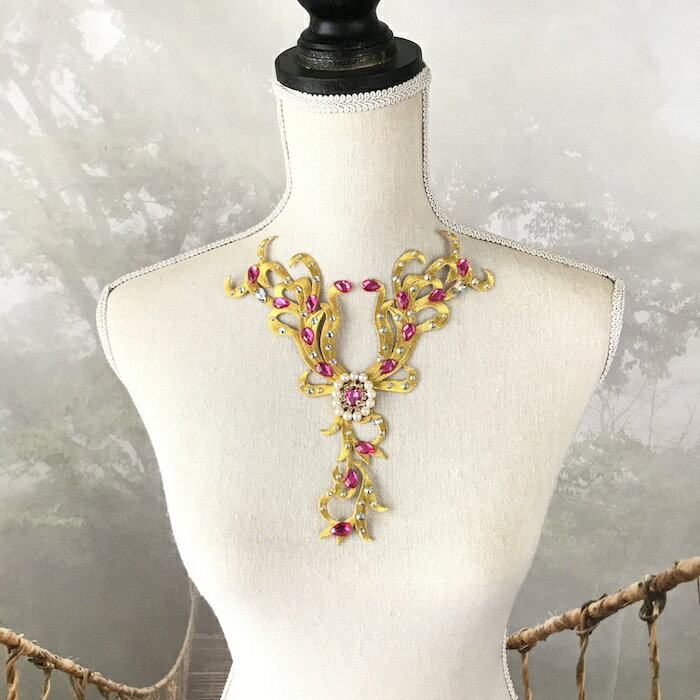 ゴールド アップリケ ネックライン モチーフ 衣装 刺繍ワッペン レオタードモチーフ アイロンワッペン アイロン接着 アップリケワッペン モチーフ 装飾 バトン...