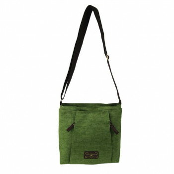 「北海道・沖縄・離島・一部地域へのお届けは別途送料を請求させていただきます。」「お客様都合でのキャンセルの場合、出荷前後にかかわらずキャンセル料などの手数料が発生いたしますので予めご了承ください。」「メーカーより取り寄せ商品のため、在庫状況によっては欠品・廃盤の可能性があります。あらかじめご了承ください。」軽量ポリエステル素材のコンパクトな縦型ショルダーバッグです。メインルームの開閉はファスナーで貴重品も安心。メインルームの隣にはマグネットホック付きのオープン層もあり、小分け収納に便利です。四角いフォルムですっきりとスマートなデザインになっています。シンプルなデザインなので通勤・通学などの普段使いから、お出掛けの時などシーンを選ばず、男女兼用、ご家族でご使用頂けます。サイズ(約)縦23×横23×マチ9cm個装サイズ：30.8×21.4×4.2cm重量個装重量：250g素材・材質ポリエステル仕様外側:ファスナー×3、オープン×1内側:ファスナー×1、オープン×1生産国中国fk094igrjs