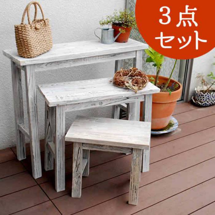 ■カラー：ホワイト サイズ 大：幅 約800×奥行 約250×高さ 約680mm 中：幅 約600×奥行 約250×高さ 約520mm 小：幅 約400×奥行 約250×高さ 約360mm ■重量 大：約5kg 中：約4kg 小：約3kg ■材質：天然木（杉）焼加工＋ステイン塗装 ■組立区分：組み立て品 関連キーワード 幅80cm 奥行25 高さ68 庭 ラック スタンド フラワーラック ガーデニング雑貨 プランター台 プランターラック プランター スリム インテリア 外 野外 ベランダ 多肉 家具 シェルフ 植木鉢台 植木台 鉢台 鉢台座 鉢スタンド ガーデニングラック ガーデニング台 ガーデン ガーデンスタンド 観葉植物台 花台スタンド 花の台 台 植物ラック 観葉植物 フラワー diy 観葉 植物 置き 安い 和室 玄関先 玄関前 玄関ホール 室内 室内用 北欧 アンティーク調 シンプル モダン 縦型 高い 高め ハイ ハイタイプ 棚 天板 薄型 薄い コンパクト 軽量 縦 ワイド 姫系 ディスプレイ 高級 丈夫 頑丈 簡単 かわいい 格安 激安 サイドラック ロー ロータイプ 低い 低め 家庭用 新生活 省スペース おすすめ 人気 テラス 長方形 ウッド 木 姫 ソファ サイドテーブル リビング 机 コンソール テーブル 専門店 父の日 母の日 子供の日 敬老の日 クリスマス ハロウィン プレゼント ギフト 誕生日 ブラックフライデー 2025■商品名ホワイトスツール風花台　3点セット ■カラー ホワイト ■サイズ 大：幅 約800×奥行 約250×高さ 約680mm 中：幅 約600×奥行 約250×高さ 約520mm 小：幅 約400×奥行 約250×高さ 約360mm ■重量 大：約5kg 中：約4kg 小：約3kg ■材質 天然木（杉）　焼加工＋ステイン塗装 ■組立区分 組み立て品 ■生産国 中国