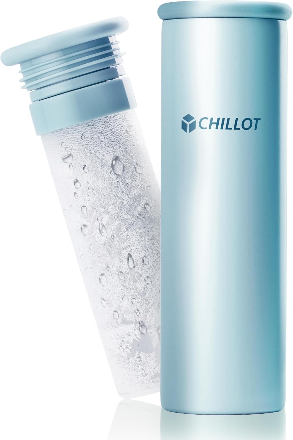 スリムなスティック型氷のう「CHILLOT」直径約5.5cmでバッグに入れて持ち歩きやすい氷のうです。通勤・通学、屋外でのスポーツ観戦など、外出時に携帯できます。真空二重構造のケースとシリコーン製スティックケースはステンレス製の真空二重構造。中のスティックはやわらかいシリコーンゴム製です。氷水で冷やす使い方のほか、取扱説明に従って温水を入れて使うこともできます。商品仕様品番：25391-IV／25391-BLカラー：アイボリー／ブルー（各1個販売）サイズ：約直径5.5×高さ17cm重量：約200g適正容量：115mL材質：内びん・胴部 ステンレス鋼、スティック部 シリコーンゴム、キャップ ポリプロピレン耐冷温度：-20℃／耐熱温度：80℃原産国：中国使用上の注意耐熱温度は肌に触れて安全な温度を示すものではありません。取扱説明書に従い、熱すぎる状態・冷たすぎる状態で肌に長時間当てないでください。温度によっては布などを介してお使いください。異常を感じたら使用を中止してください。