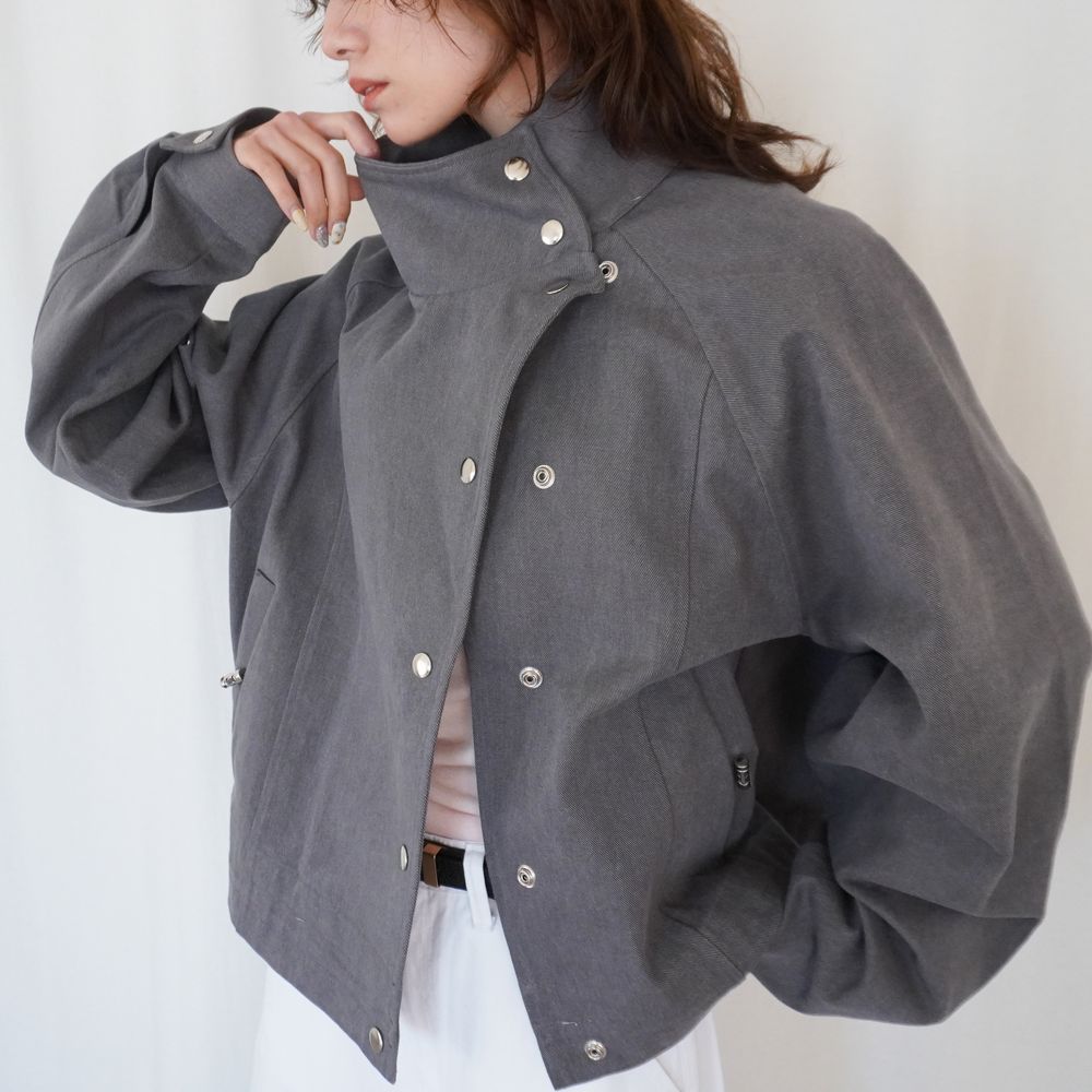 【SALE】Drawstring スタンドカラーショートトラックジャケット / チャコールグレー ベージュ em-connection-10001396 e-m connection サンプル画像3