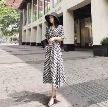 Rakuten - ワンピース ロング 9分丈 5分袖 Vネック 襟なし 細身 ストレート Iライン 大人可愛い きれいめ 上品 おしゃれ かっこいい レトロ ガーリー 主役級 とろみ感 柄 夏 誕生日 二次会 バレンタイン 10代 レディース 学生 デート お出かけ 女子会 お泊まり 休日 イベント