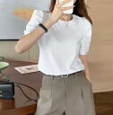 トップス Tシャツ カットソー 半袖 Uネック きれいめ シンプル カジュアル 大人 お洒落 かっこいい 大人女子 クール パフスリーブ 無地 春 夏 秋 20代 30代 40代 美容師 メイクアップアーティスト ネイリスト アパレルスタッフ 美容部員 エステティシャン コーディネーター