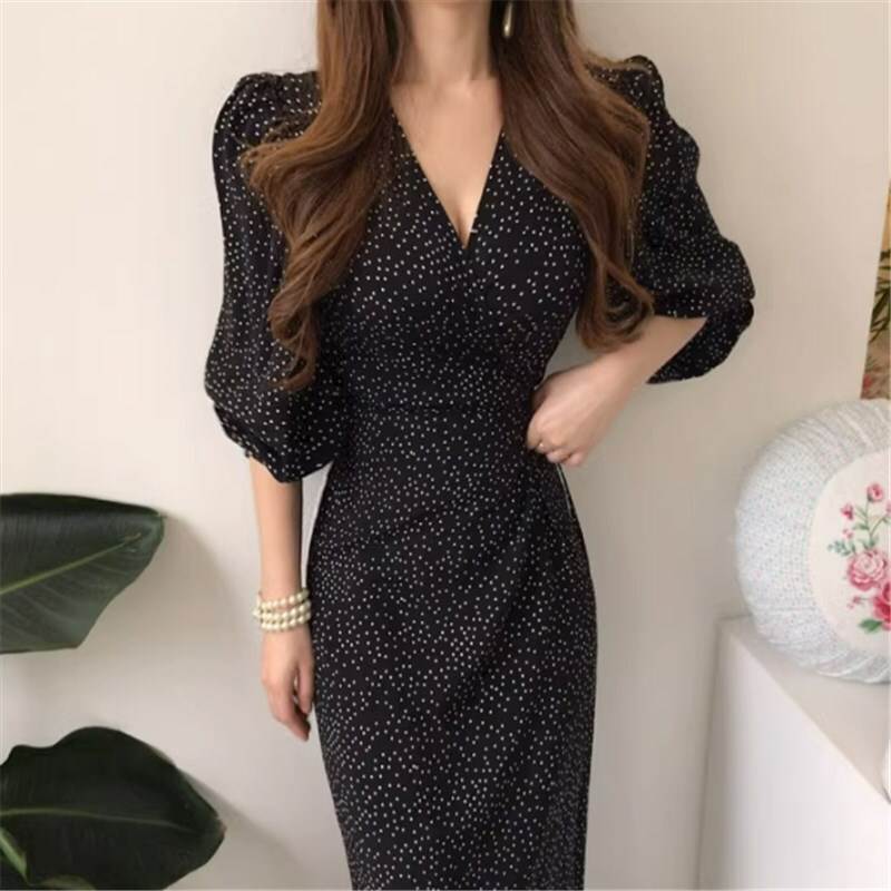 ワンピース ロングスカート ロング丈 ロングワンピース 袖あり 長袖 パフスリーブ Vネック タイト スリム かわいい 大人可愛い きれいめ カジュアル 大人 上品 おしゃれ お洒落 かっこいい 大人女子 こなれ感 キュート ガーリー ルーズ 個性的 クール モード系