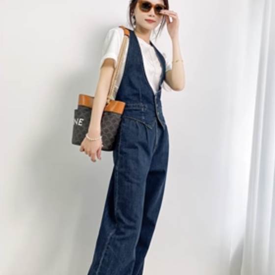 Rakuten - ジャンプスーツ デニムパンツ かわいい 大人可愛い きれいめ シンプル カジュアル 大人 上品 おしゃれ お洒落 大人女子 こなれ感 個性的 主役級 存在感 美容師 メイクアップアーティスト ネイリスト アパレルスタッフ 美容部員 エステティシャン コーディネーター 通訳