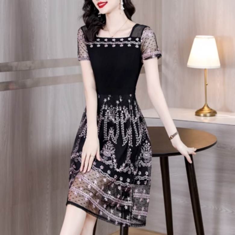 ワンピース フレアワンピース ミディアム丈 スクエアネック 半袖 シアースリーブ ハイウエスト エスニック柄 透け感 シースルー かわいい 大人可愛い きれいめ シンプル カジュアル 大人 上品 おしゃれ お洒落 大人女子 こなれ感 個性的 主役級 存在感