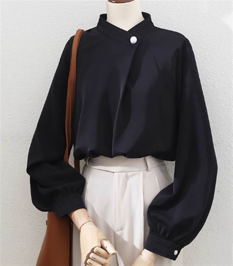 Rakuten - トップス ブラウス 長袖 ランタンスリーブ スタンドカラー ボタン 大人可愛い きれいめ シンプル レトロ カジュアル 上品 おしゃれ エレガント 主役級 春 秋 10代 20代 30代 レディース ママ 通勤 学生 通学 デート お出かけ 着回し 定番 モテ インスタ映え 美容師