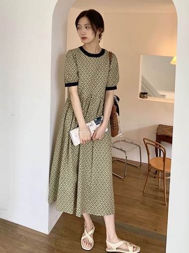Rakuten - ワンピース フレアワンピース ロング丈 半袖 クルーネック ウエストマーク Aライン セミフレア 大人可愛い きれいめ シンプル カジュアル こなれ感 花柄 春 夏 10代 20代 30代 40代 レディース 学生 デート お出かけ ショッピング 普段使い 体型カバー