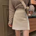 スカート ミニスカート ショート丈 スリム 細身 かわいい 大人可愛い きれいめ シンプル カジュアル 大人 上品 おしゃれ お洒落 大人女子 こなれ感 個性的 主役級 存在感 美容師 メイクアップアーティスト ネイリスト アパレルスタッフ 美容部員