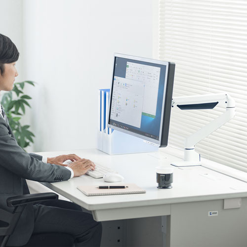 サンワサプライ 高耐荷重水平垂直多関節液晶モニタアーム CR-LA1304W [3]