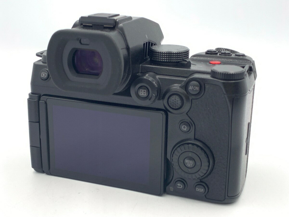 【中古】（非常に良い）OLYMPUS 防水デジタルカメラ TOUGH TG-310 ホワイト 3m防水 1.5m耐落下衝撃 -10℃耐低温 1400万画素 3.6倍光学ズーム 2.7型液晶 TG-310 WHT