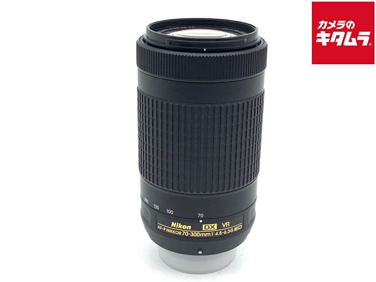 　中古カメラ6ケ月保証についてはこちらをご確認ください ■特記事項：レンズ内小ゴミあり(影響なし)、外観小スレ・小キズあり ■付属品：フード、レンズフロントキャップ、レンズリアキャップ ■保証：中古カメラ6ケ月保証付き ■その他 　初期不良の際は、当店発送後1週間以内にご連絡ください 　付属品は、上記記載のあるもののみです 　カメラ本体については、シャッター作動回数の確認は行っておりません ----------------------------------------------------------- 実店舗および当社他販売サイトと在庫を共有しているため、ご注文のタイミングにより欠品・完売となりご用意が出来ない場合がございます。この場合、ご注文をキャンセルいたします。また、同一型番の商品を3個以上、もしくは中古商品を11個以上ご注文頂いた際は、ご注文をキャンセルいたします。 ----------------------------------------------------------- ※商品の仕様・対応をご確認の上、ご購入ください ※この説明文は楽天市場店の記載内容です。URLはhttps://item.rakuten.co.jp/emedama/で始まります。URLが異なる際はサイトを利用することのないよう十分ご注意ください。 ▼ご注意▼以下の商品は、当商品と互換性に関係なく表示されます。互換性は別途ご確認の上ご注文ください● 商品の返品について