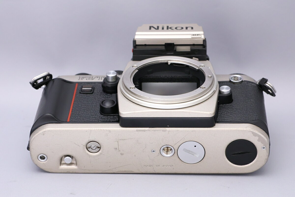 カメラのキタムラの【中古】 【並品】 ニコン F3 T （チタン） ボディ チタンカラー 【フィルムカメラ】｜アングル3