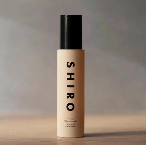 ♪オープンSALE♪ ★箱なし★SHIRO FREESIA MIST ボディミスト 60mL シロ フリージア ミスト 新感覚 軽やか リッチ ボディミルク 肌ケア 乾燥 全身 いフルーティーフローラル 保湿 アルコールフリー パフューム フレグランス お出かけ リッチ プレゼント ギフト ●送料無料