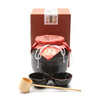 【2025.12月上旬発売 予約商品】【数量限定】神渡 純米生原酒 甕入りしぼりたて生原酒 900ml 贈答箱入りおちょこ・ひしゃく付きクール便にて発送豊島屋 御歳暮・御年賀に!