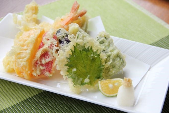 【2袋本州送料無料】花ころも　700g×2袋　信州のトップシェア天ぷら粉　日穀製粉北海道・四国・九州行きは追加送料220円かかります。 2