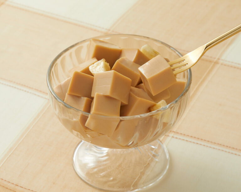 【メール便OK】かんてんぱぱ　牛乳寒天の素　キャラメル味　 300g(内容100g×3袋）18人分　伊那食品工業寒天　かんてんKP