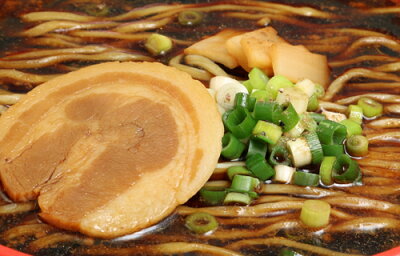 いいもん 楽天市場店 【本州のみ送料無料】ニュータッチ凄麺 富山ブラック黒胡椒と魚粉の特製スパイス付き119g×12個北海道・四国・九州行きは追加送料220円かかります。2ケースまで同梱可能です。 画像2