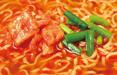 いいもん 楽天市場店 【本州送料無料】ニュータッチ 元祖キムチラーメン 12個ヤマダイ北海道・四国・九州行きは追加送料220円かかります。2ケースまで同梱可能です。 画像2
