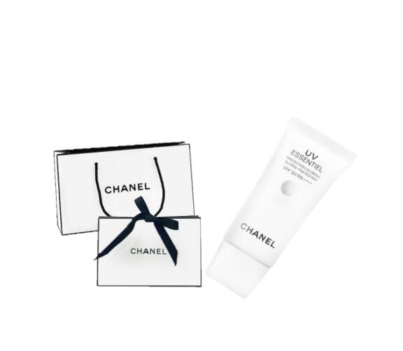 【ラッピング済】CHANEL シャネル　UV エサンシエル　SPF 50/PA ++++　30ml　日焼け止め　母の日　プレゼント　ギフト