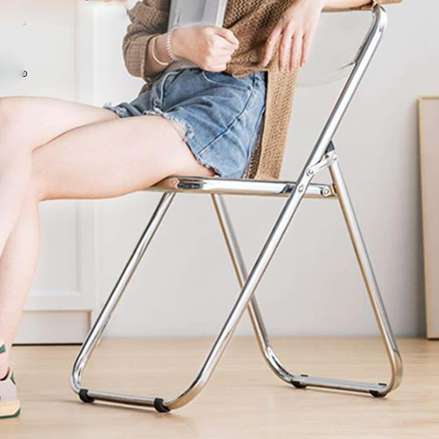 クリアチェア 折り畳み椅子 透明 軽量 スタッキングリビングチェア 背付き コンパクト収納 滑り止めゴ..