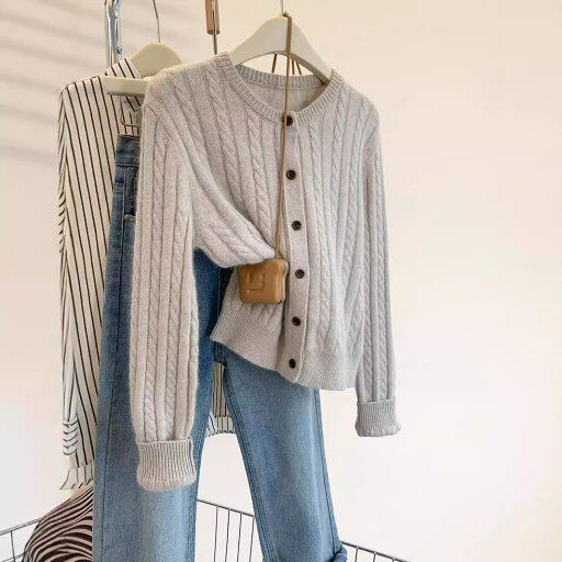 秋冬の新型婦人服の短いセーターのコートの女性の小さい人は麻模様の丸首の長袖のカーディガンの上着の女性を編みます 秋冬の新型婦人服の短いセーターのコートの女性の小さい人は麻模様の丸首の長袖のカーディガンの上着の女性を編みます