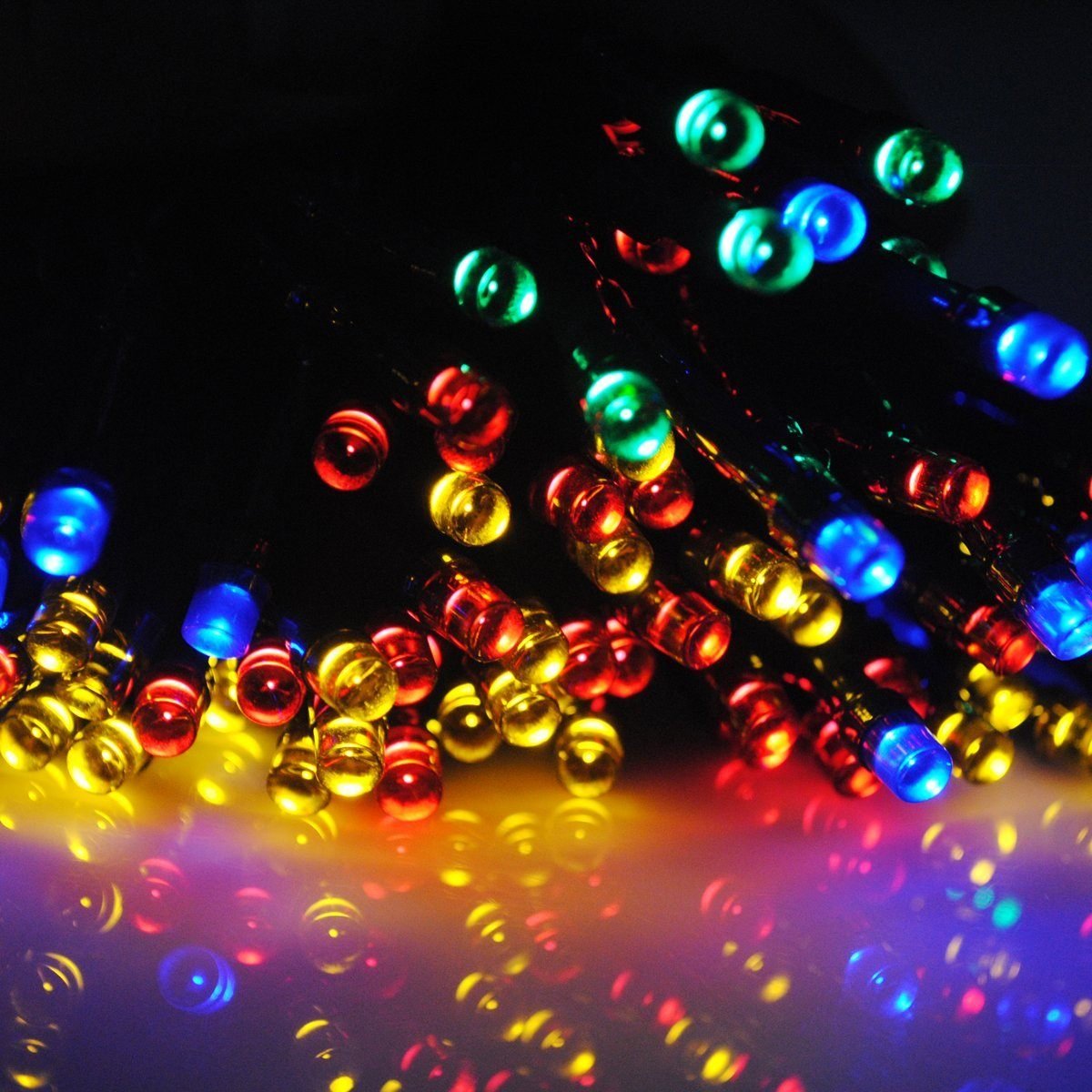 太陽発電 ソーラー 充電式 LED イルミネーション 発光モードは8パターン 【赤青黄緑・計200球】 20m 光センサー内蔵 自動ON/OFF クリスマス イルミのサムネイル