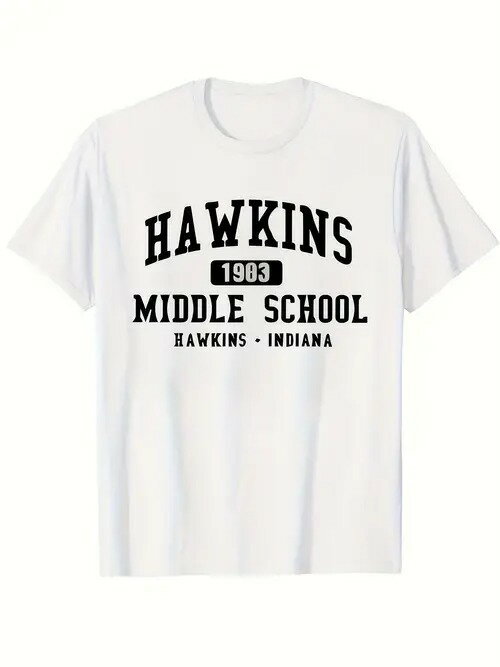 200gのコットン製Tシャツで、前面にはクラシックな校名タイポグラフィ・スタイルで黒文字がプリントされています。