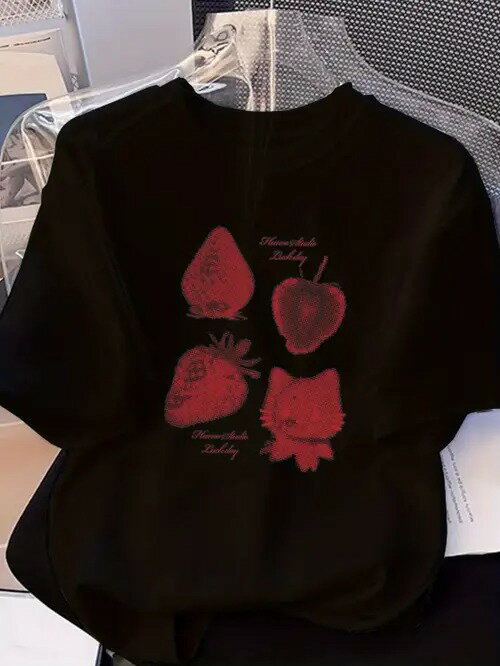 200グラムの赤いイチゴ4個(猫のキャラクターイチゴ1個を含む)に、「Mmmwhiskers Baby」という文字を添..