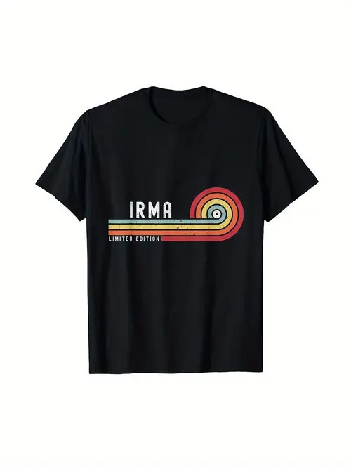 200gのコットン製Tシャツ(ブラック)。カラフルなヴィンテージ風「IRMA」の文字とグラフィックがノスタルジックな雰囲気を醸し出す。ヴィンテージ・スタイルがお好きな方に最適です。カジュアルなシーンで着て、あなたのユニークなセンスをアピールしてください。