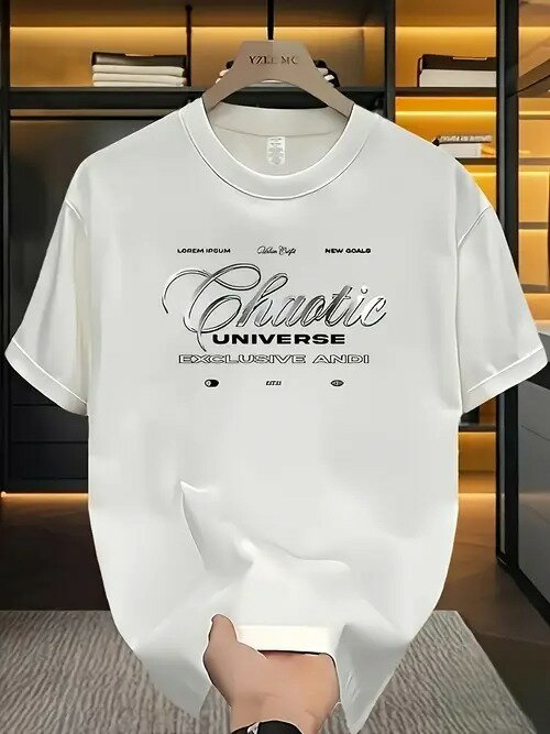 200gのブラック半袖Tシャツは、背中にホワイトの文字、その下にスマイル・フェイスのモチーフを配し、ポジティブで楽観的なムードを表現している。コットン素材は着心地がよく、通気性に優れている。