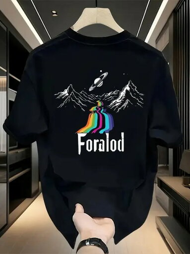 200gのブラック半袖Tシャツは、背中に想像力豊かなグラフィック・デザインが施されている。雪山、惑星、虹が描かれ、その下には白い文字がプリントされている。コットン素材なので、着心地がよく、通気性も抜群です。 200gのブラック半袖Tシャツは、背中に想像力豊かなグラフィック・デザインが施されている。雪山、惑星、虹が描かれ、その下には白い文字がプリントされている。コットン素材なので、着心地がよく、通気性も抜群です。