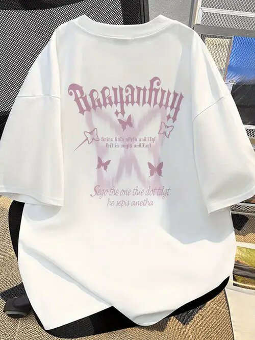 200gの白Tシャツの背中にはピンクのゴシック体で蝶の模様と英語のフレーズが描かれ、ダークでレトロなタッチのロマンチックなスタイル。コットン素材で着心地がよく、通気性に優れています。