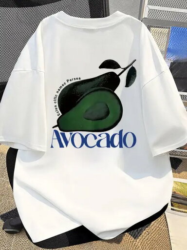 アボカド柄と英字がプリントされた200gの白Tシャツは、シンプルでフレッシュなスタイル。 アボカド柄と英字がプリントされた200gの白Tシャツは、シンプルでフレッシュなスタイル。