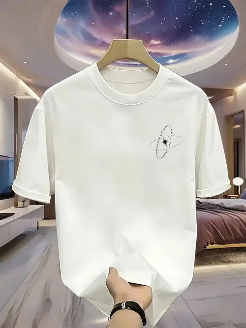 左胸にミニマルな惑星パターンが刺繍された、200gのホワイト半袖Tシャツ。クルーネック・スタイルで、