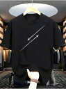 200gの黒Tシャツは、フロントにシンプルな白い飛行機柄とラインが入っていて、シンプルでファッショナブルなスタイル。薄手でゆったりとした着心地と通気性が特徴で、夏の着用に適している。(4)