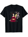 200gの黒の半袖Tシャツには、着物を着て扇子を持つ女性のプリントが施され、サイドには桜の装飾、背景には日本の伝統的なモチーフが描かれている。日本文化の要素が色濃く反映されたスタイルで、侘び寂びの美を表現している。