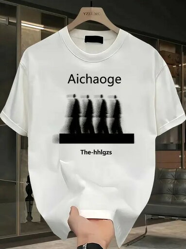 200gのホワイト・クルーネック半袖Tシャツは、フロントにブラックの英字プリント、その下にブラックのモコモコ・ヒューマン・グラフィックがあしらわれている。ピュア・コットンを使用し、着心地と通気性に優れ、厚みのある質感が特徴。 200gのホワイト・クルーネック半袖Tシャツは、フロントにブラックの英字プリント、その下にブラックのモコモコ・ヒューマン・グラフィックがあしらわれている。ピュア・コットンを使用し、着心地と通気性に優れ、厚みのある質感が特徴。