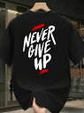 200gの黒い半袖Tシャツは、背中に白い文字と赤いラインがプリントされ、ポジティブな精神を表現している。シンプルでありながら力強さを感じさせるスタイルは、コットン製で着心地がよく、通気性に優れているかもしれない。快適で通気性の良いコットン製。