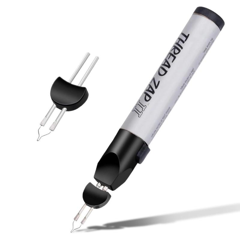 zhihu ヒートペン 電熱ペン レザークラフト 工具 糸 カービングヒートペン 電池式 小型 カービングペン 手芸 プラスチック 切断 焼止め 模型用ツール用途：プラスチック当の樹脂加工(切断、ダメージ表現等に)糸を迅速にカット：発熱温度:約280度。電熱ペンのボタンを押して約5秒ほど熱くなり、操作が簡単ですほつれ止め：糸の後処理に使用することで、熱によって糸が溶けて丸い球状になり、使用中の毛羽立ちを効果的に防止することができます商品詳細：サイズ：φ19 × L133 mm、ペン先幅 約2mm。セット内容：本体（先端付き）x1本、先端付属x1本電池式ヒートペン：アルカリ単3電池 ×1本（別売り）。重量：約20g（電池含まず）。発熱温度:約280度。ご使用時に火傷防止にご注意ください