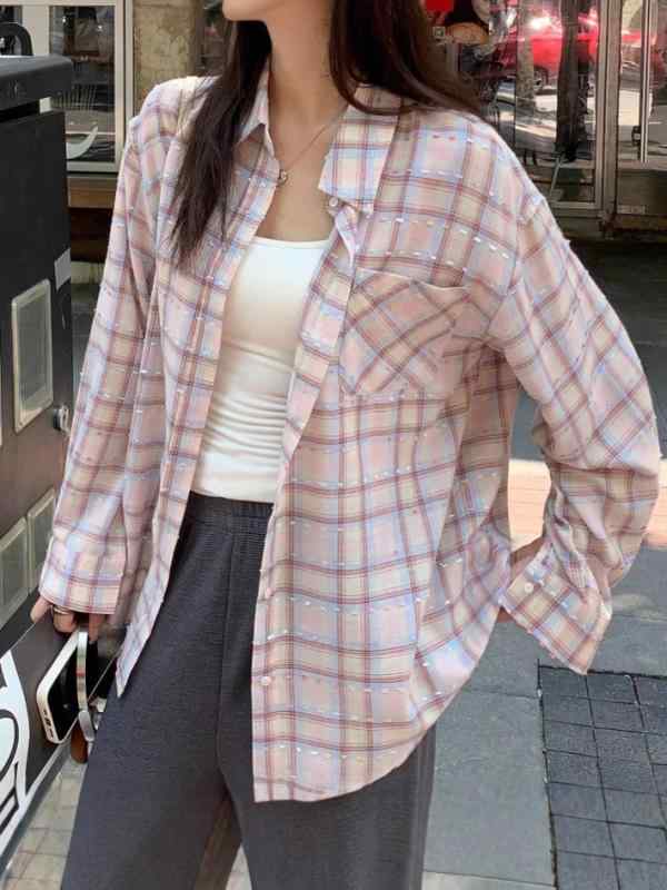 ・カテゴリ: シャツ・スタイル: 日韓カジュアル・主な素材: ポリエステル80%以上・主な素材2: 綿30%未満・柄: ストライプ/チェック・袖丈: 長袖・デザイン: ステッチ・フィット: ルーズ・着丈: ミドルロング・ネックライン: ポロ・袖型: シャツスリーブ・流行要素: コントラストカラー・カラー展開: ピンクチェック、グリーン・サイズ展開: S、M、L、XL、XXL