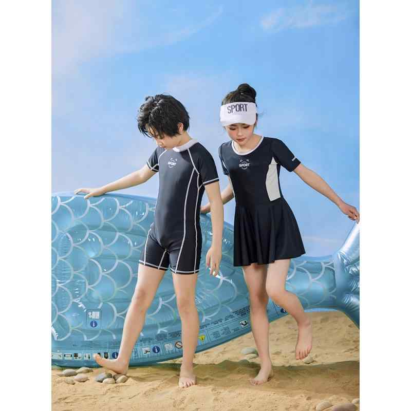 子供 水着 男の子 女の子 ジュニア スクール 水着 セパレート 半袖 ショートパンツ...