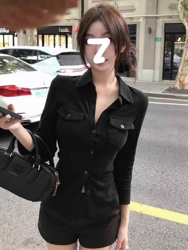 Tシャツ 女性用 春夏 七分袖 ポロ襟 シングルブレスト 修身シルエット 純欲風 セクシー スタイル 百搭 トップス 長袖シャツ 私服 セットアップ 普通丈 白色 ブラック グレー 接触冷感 軽量 伸縮性 高温定型 加工 日常使い 通勤 私服名媛 風