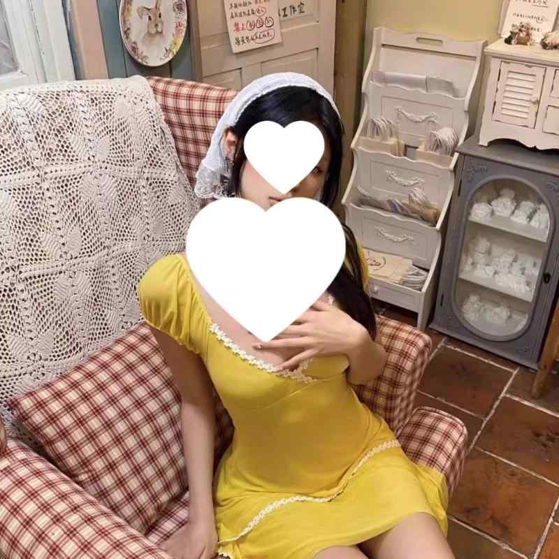 鮮やかな黄色 vestidos de verano con cuello en V y mangas cortas estilo francés retro con cinturón ajustado y falda de cola de pez est