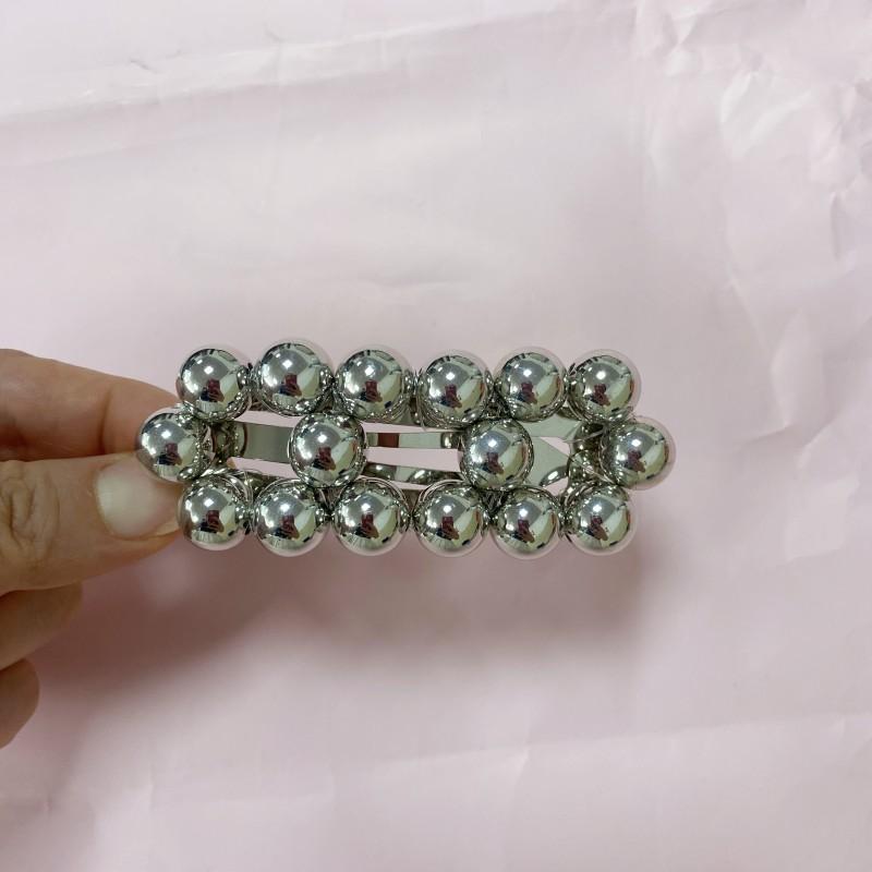 ・スタイル: インス風・スタイル分類: 個性風潮・製品カテゴリ: 頭飾・適用対象: 女式・流行要素: 円形・流行要素分類: 幾何・処理工法: 手作り・発夹分類: BB夹・カラー展開: ファッション小球球劉海夾