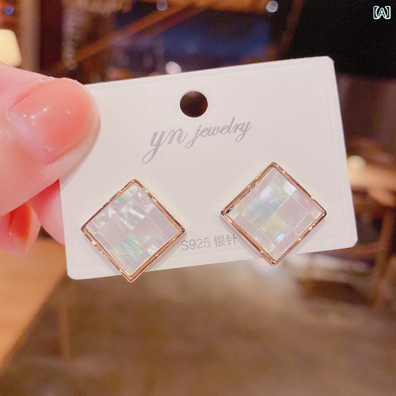 イヤリング 女性用 シンプル 貝殻 菱形 丸型 リング ファッション 軽量 銀針 クリア 甘め 幾何学 アクセサリー 春夏 日常使い 華やか デザイン