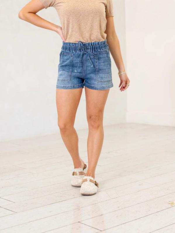 ・カテゴリ: ショートパンツ・スタイル: 通勤、気質、優雅・主な素材: 綿50-70%、ポリエステル30%以下、牛仔布・パンツ丈: ホットパンツ・ウエスト: ゴム・厚み: 中厚・カラー展開: ダークブルー、ブルー・サイズ展開: S、M、L、XL、2XL・ストレッチ: 微弾性・流行要素: ポケット