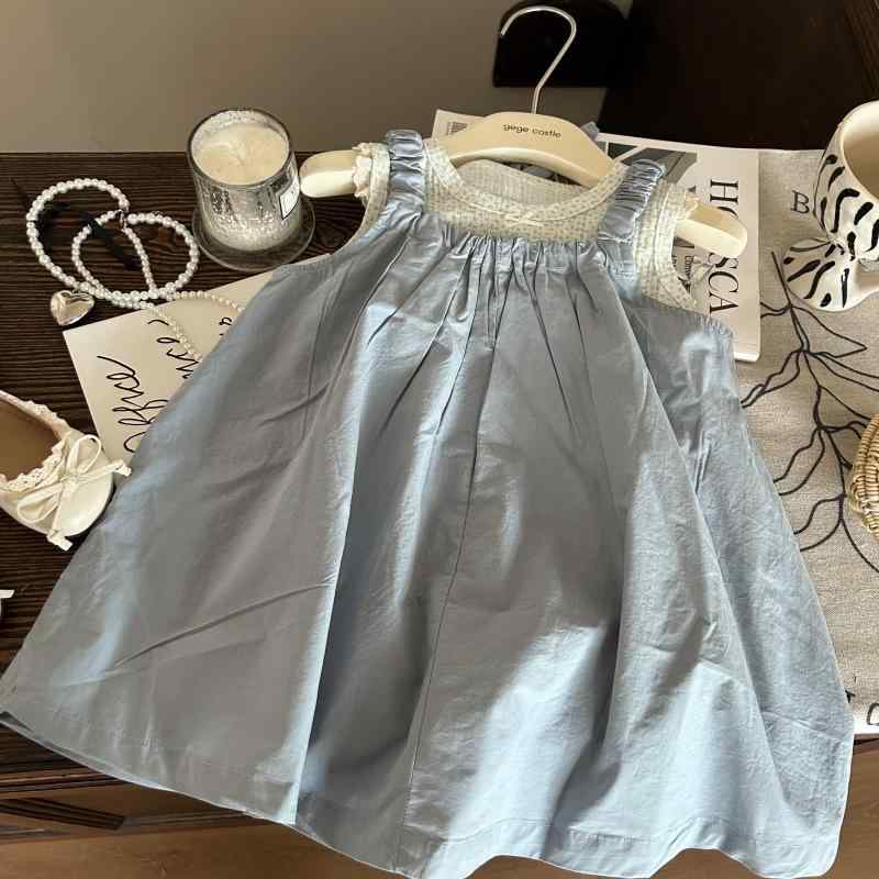 ・カテゴリ: 子供服セット・スタイル: 韓国風・セット内容: ワンピース、ベスト、2点セット・性別: 女の子・対象年齢: 中小童（3〜8歳、100〜140cm）・袖丈: 半袖・仕様: フードなし、プルオーバー・加工: ソフト加工・生地の厚さ: 薄手・柄: 無地・デザイン要素: セットアップ、フリル・素材: 綿80%・安全基準: B類・カラー展開: ベスト、ブルーキャミソールワンピース・サイズ展開: 80cm、90cm、100cm、110cm、120cm、130cm、140cm