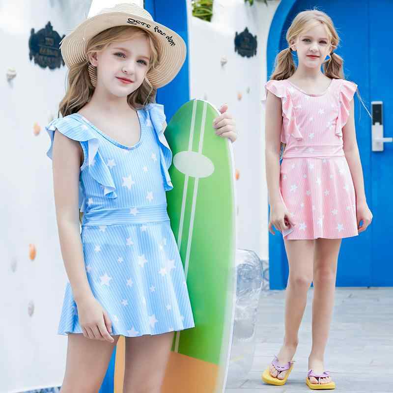 ・カテゴリ: 子供用水着・スタイル: ワンピース・対象年齢: 6-15歳・対象性別: 女の子・柄: 花柄・素材: ポリエステル85%・裏地: ポリエステル82%・重量: 150g・着用シーン: スイミング、ウォータースポーツ・カラー展開: ピンク、ブルー・サイズ展開: XL（胸パッドなし）、2XL（胸パッドなし）、3XL（胸パッドなし）、4XL（胸パッドあり）、5XL（胸パッドあり）、6XL（胸パッドあり）・デザイン: ブリーフ