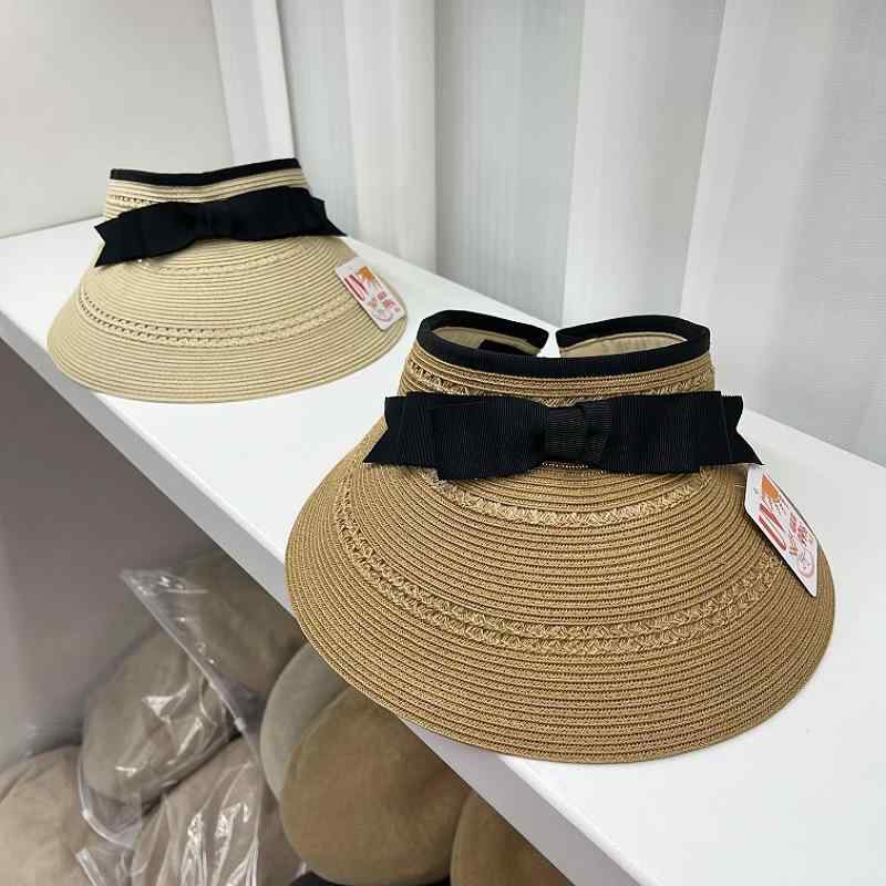 ・カテゴリ: サンバイザー・帽子のトップスタイル: オープントップ・つばのスタイル: 広つば・カラー展開: カキ、ベージュ・サイズ展開: フリーサイズ（56-58cm）・機能: 防紫外線、防風、遮光・スタイル: カジュアル、スポーツ、欧米、ビジネス、シンプル、万能、ミニマル、エレガント、通勤、ラグジュアリー、シック、高級感・スタイル分類: ファッション通勤
